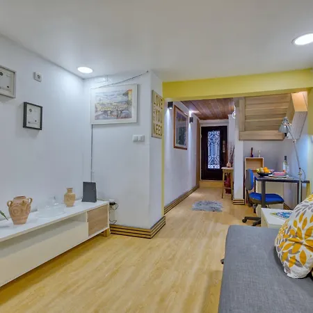 Cetral And Cozy In Bairro Alto 아파트 *