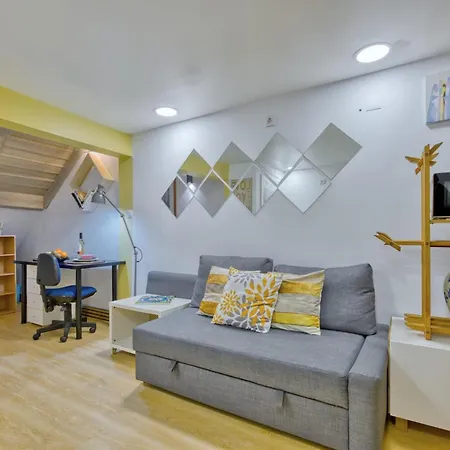 Cetral And Cozy In Bairro Alto * Lisbona